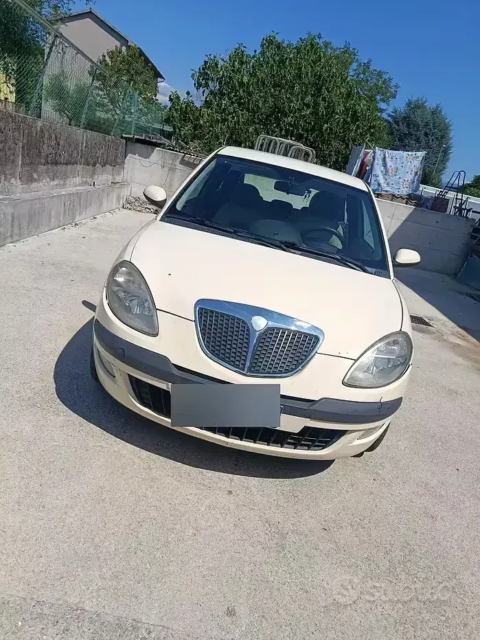Usata Lancia Ypsilon 69 CV (50 kW) 2004 Utilitaria