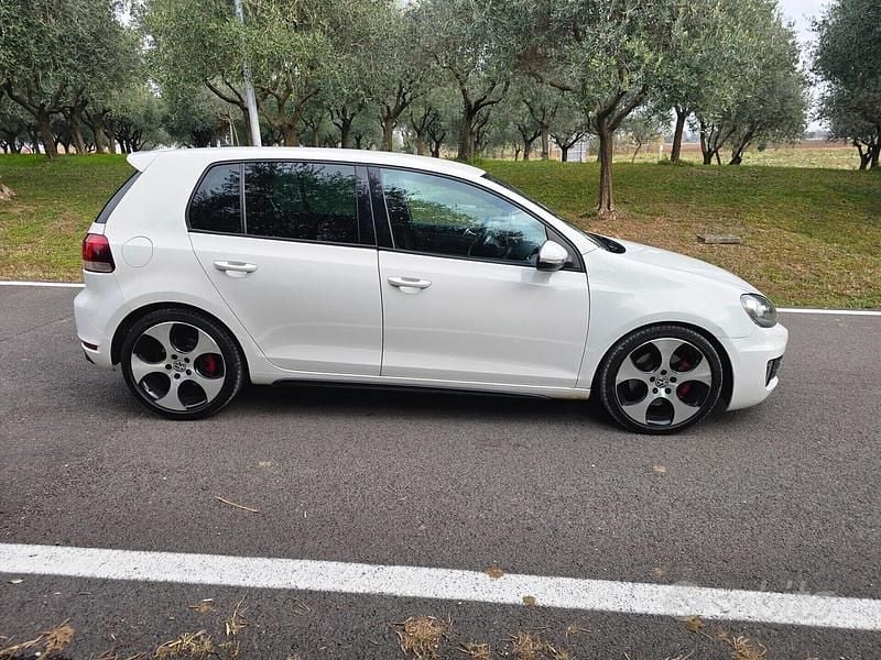 Usata VW Golf GTI 211 CV (155 kW) 2009 Bianco Berlina