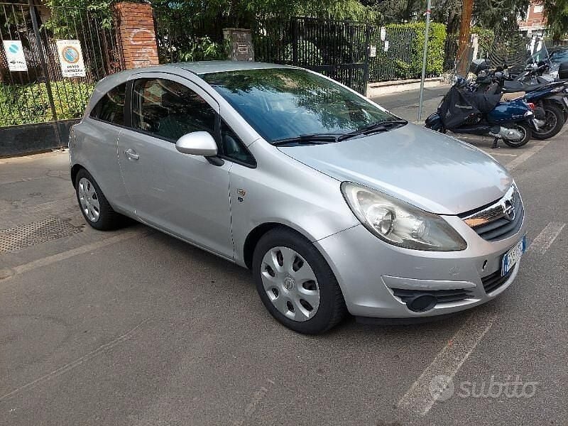Usata Opel Corsa Edition 80 CV (58 kW) 2010 Grigio Utilitaria