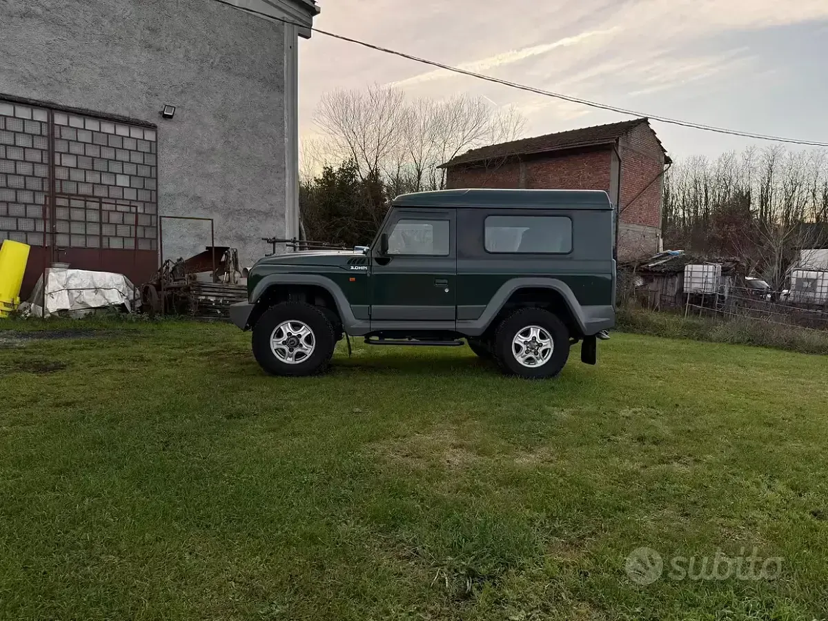 Usata Iveco Massif 145 CV (106 kW) 2009 Verde Station wagon