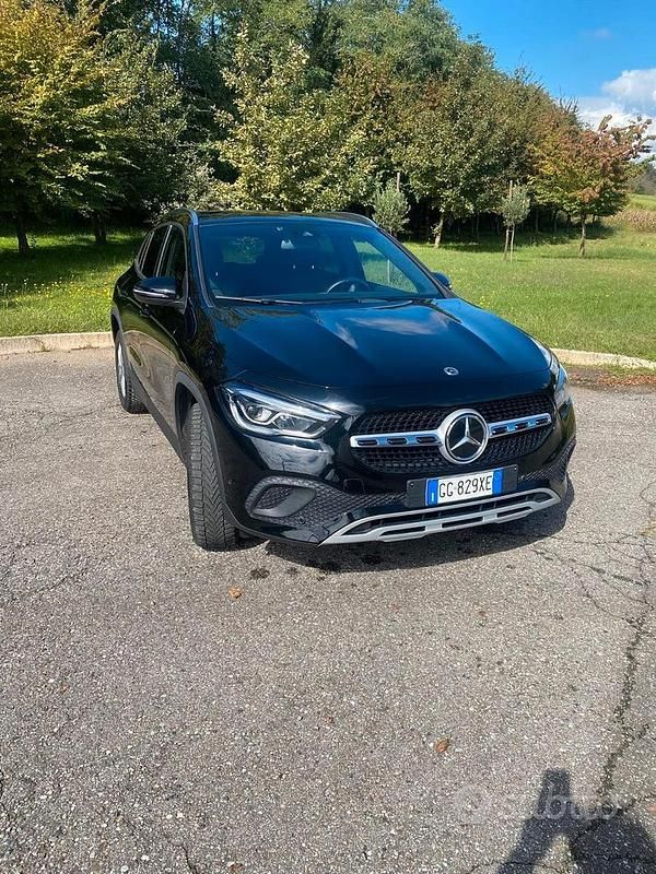 Usata 2022 Mercedes GLA180 SUV | 31.500 € (Molto cara) - Immagine 1/4