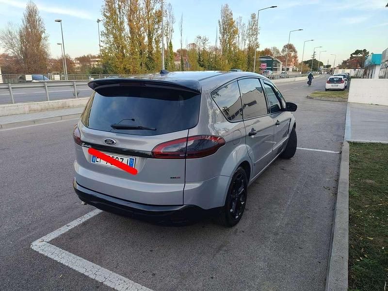 Usata Ford S-MAX Titanium 129 CV (94 kW) 2010 Argento Monovolume