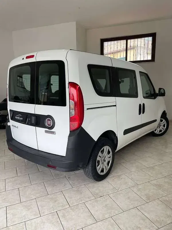 Usata Fiat Doblò 95 CV (69 kW) 2019 Bianco Monovolume