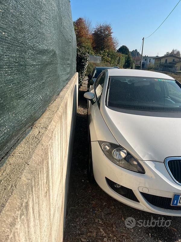 Usata Seat Leon 102 CV (75 kW) 2009 Bianco Berlina