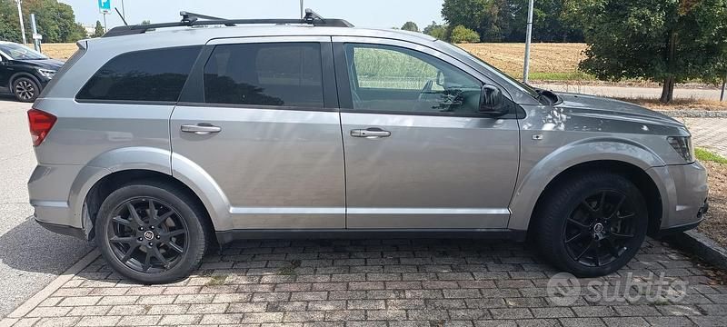 Usata Fiat Freemont Black Code 170 CV (125 kW) 2015 Grigio SUV