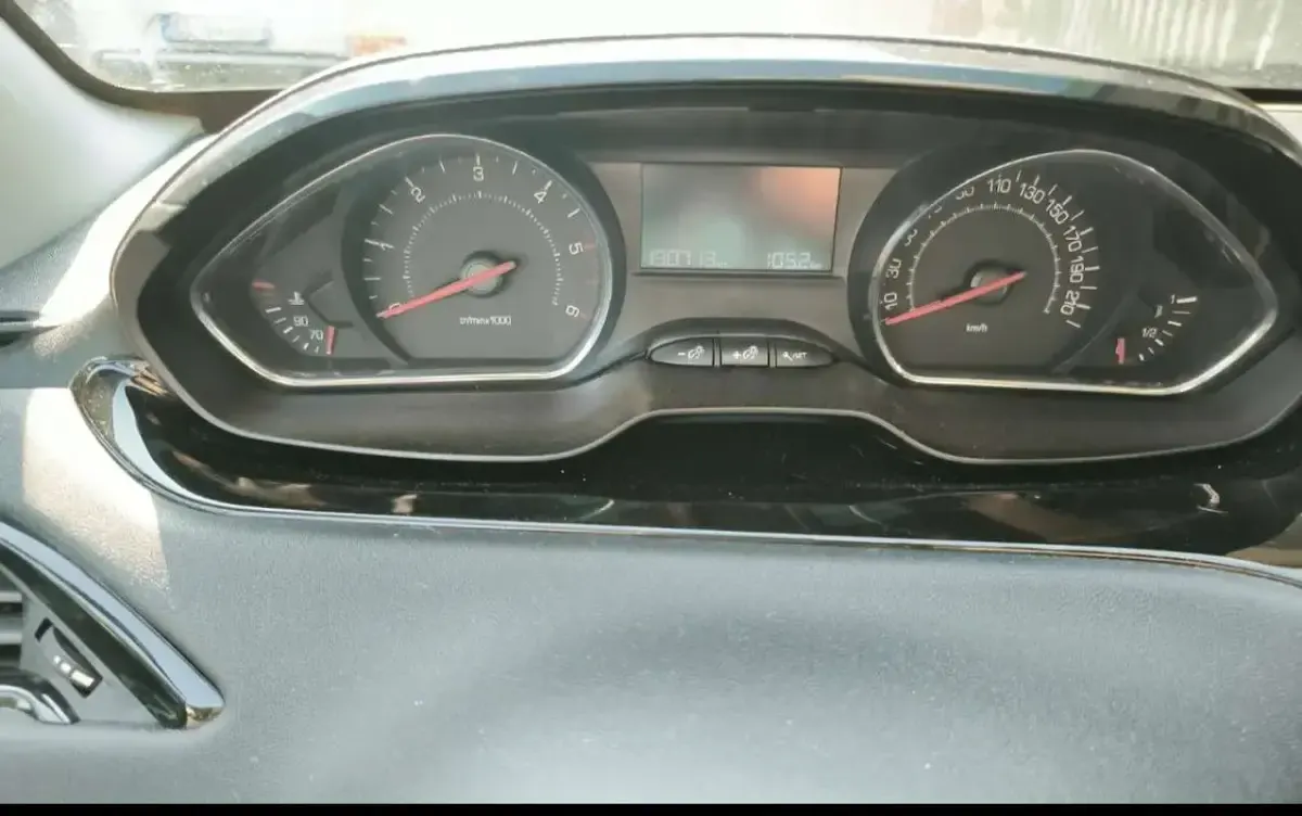 Usata Peugeot 208 Active 68 CV (50 kW) 2012 Utilitaria