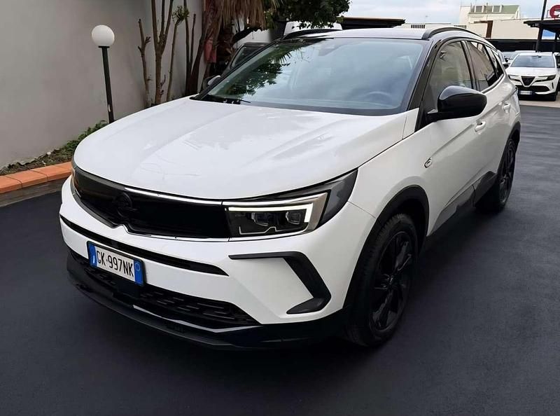 Usata Opel Grandland X GS Line 181 CV (133 kW) 2022 Bianco SUV
