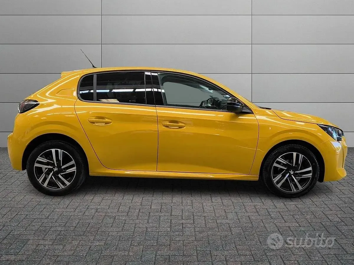 Usata Peugeot 208 Allure 74 CV (54 kW) 2022 Giallo Utilitaria