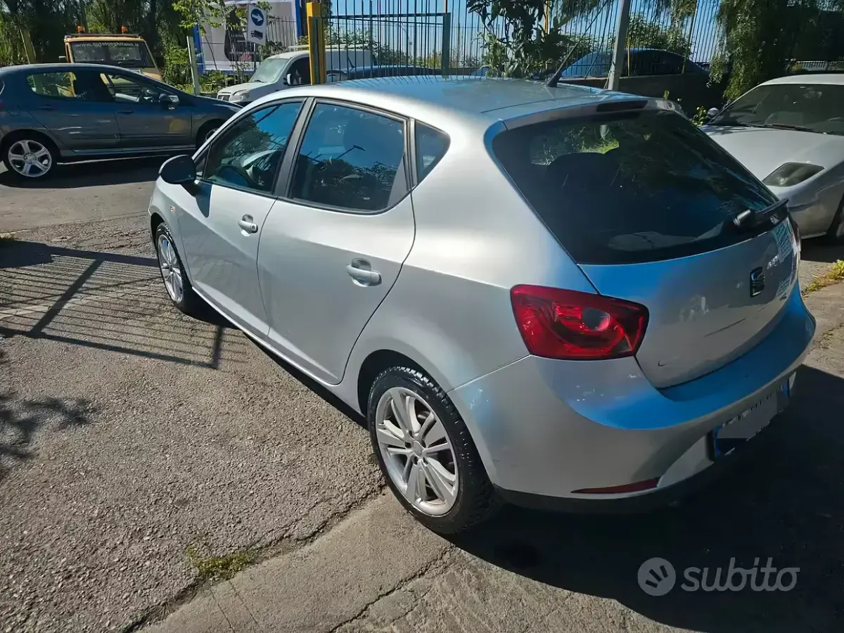 Brugt Seat Ibiza Style 90 HK (66 kW) 2010 Grå Sedan