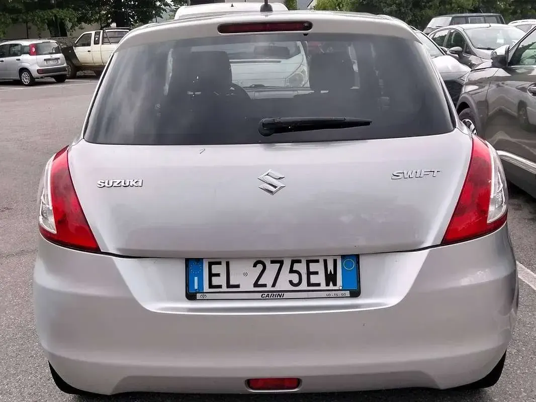 Usata Suzuki Swift GL 94 CV (69 kW) 2012 Argento Utilitaria
