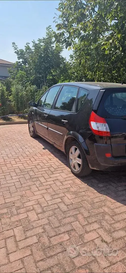 Usata Renault Scenic E-Tech 111 CV (81 kW) 2005 Nero Berlina