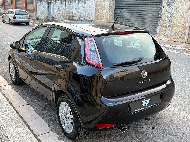 Usata Fiat Punto Lounge 69 CV (50 kW) 2013 Nero Utilitaria