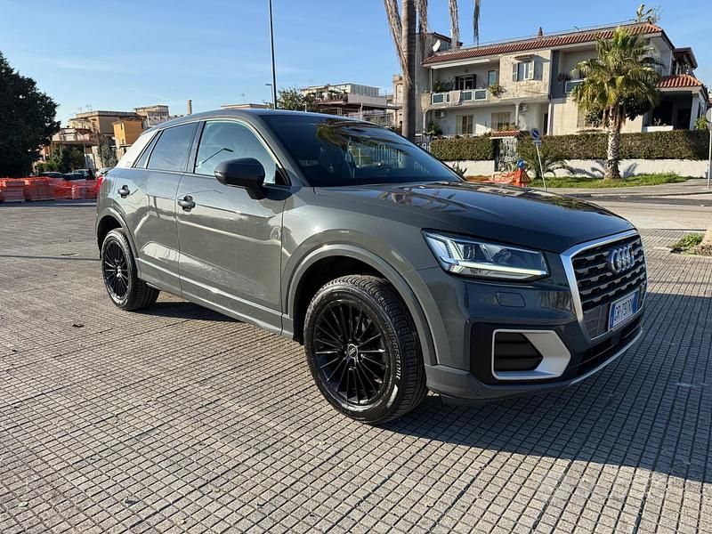 Usata Audi Q2 Admired 116 CV (85 kW) 2019 Grigio SUV