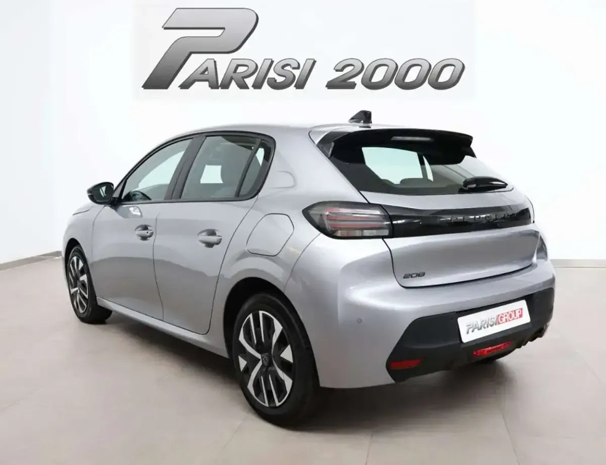 Usata Peugeot 208 Active 101 CV (74 kW) 2024 Grigio artense Utilitaria