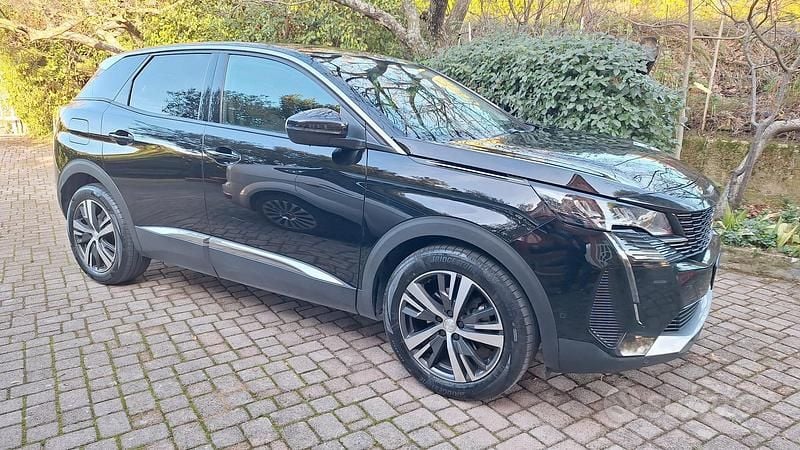 Usata Peugeot 3008 Allure 131 CV (96 kW) 2022 Nero SUV