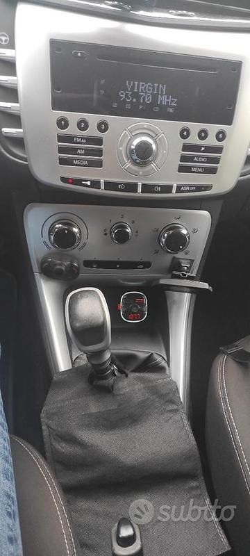 Usata Lancia Delta 105 CV (77 kW) 2011 Bianco Utilitaria