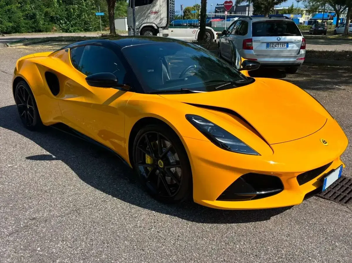 Usata Lotus Emira 360 CV (264 kW) 2024 Giallo Coupé