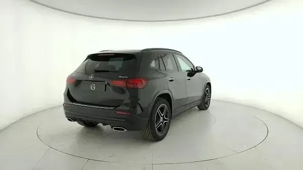 Nuova Mercedes GLA200 Advanced Plus 150 CV (110 kW) 2026 Nero cosmo metallizzato SUV