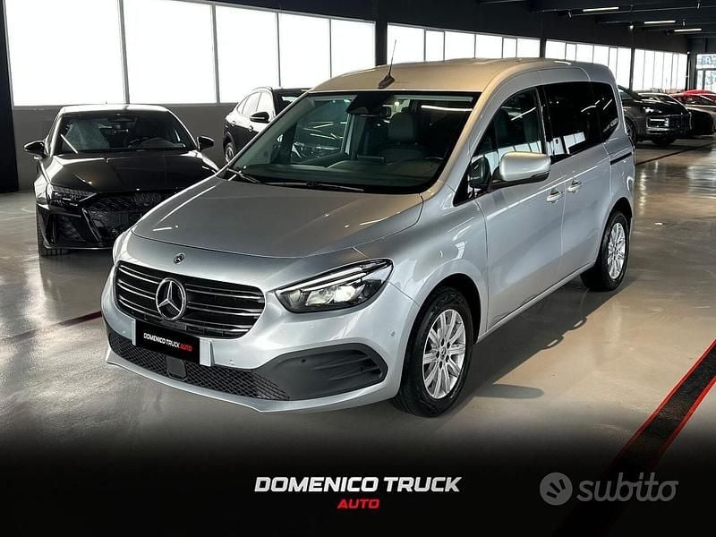 Usata Mercedes 180 116 CV (85 kW) 2024 Grigio helvin metallizzato Berlina