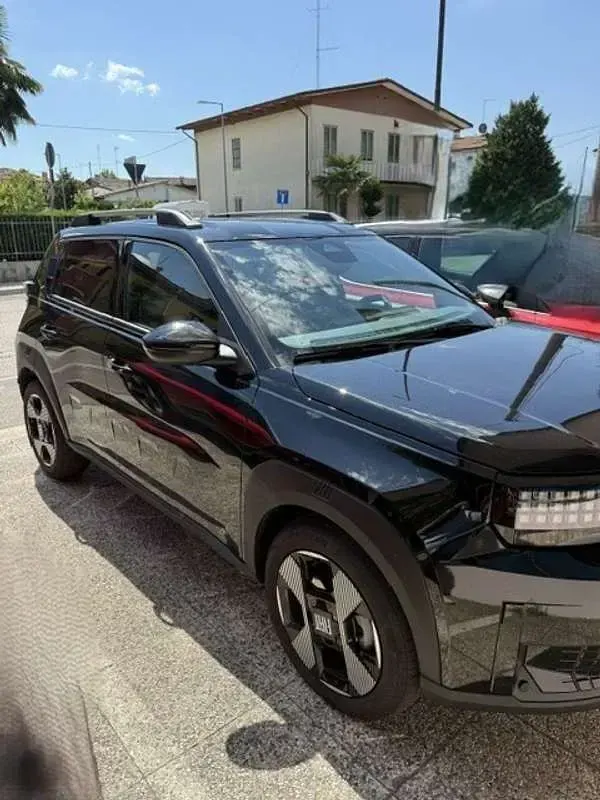 Usata Fiat Grande Panda La Prima 101 CV (74 kW) 2025 Nero Utilitaria