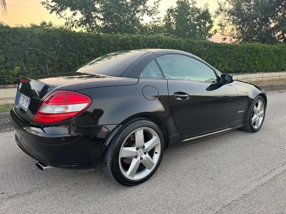 Usata Mercedes SLK200 163 CV (119 kW) 2007 Nero Cabrio