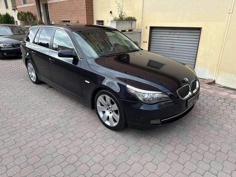 Usata BMW 525 197 CV (144 kW) 2007 Blu/azzurro Station wagon