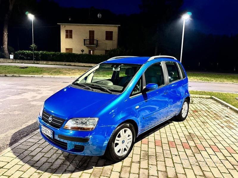 Blu Usata 2005 Fiat Idea Monovolume | 1700 € (Super prezzo) - Immagine 1/4