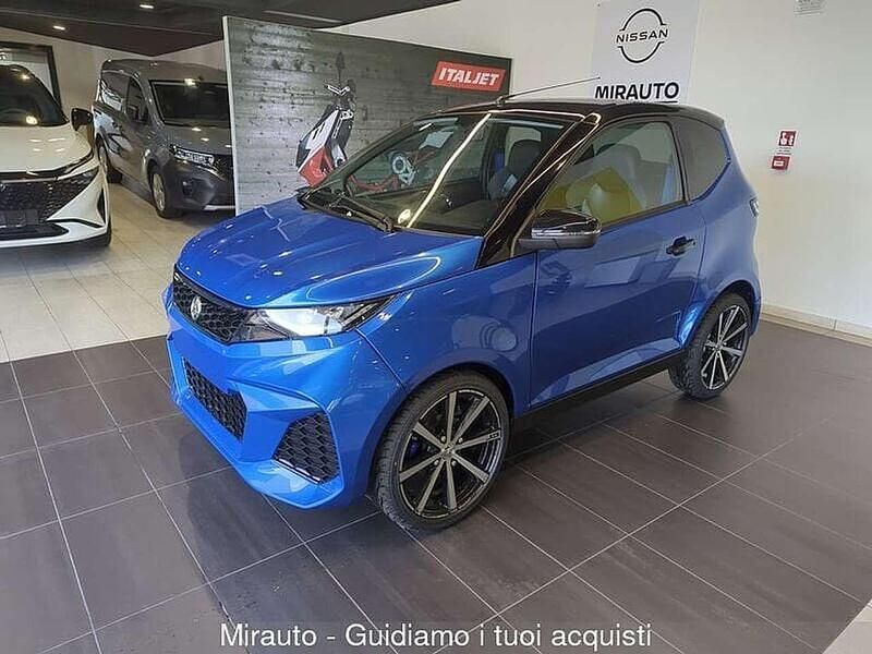 Nuova Aixam City GTO 88 CV (64 kW) 2025 Blu Berlina