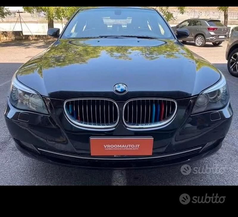 Nero Usata 2009 BMW 523 M Sport Tre volumi | 9900 € - Immagine 1/4