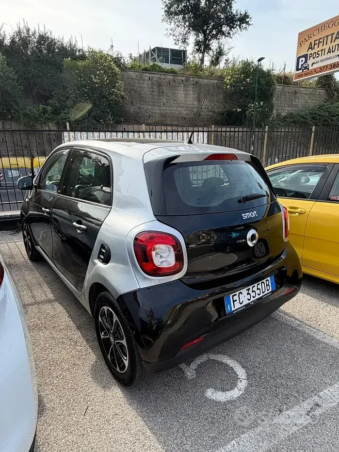 Usata Smart ForFour Passion 71 CV (52 kW) 2016 Nero Utilitaria