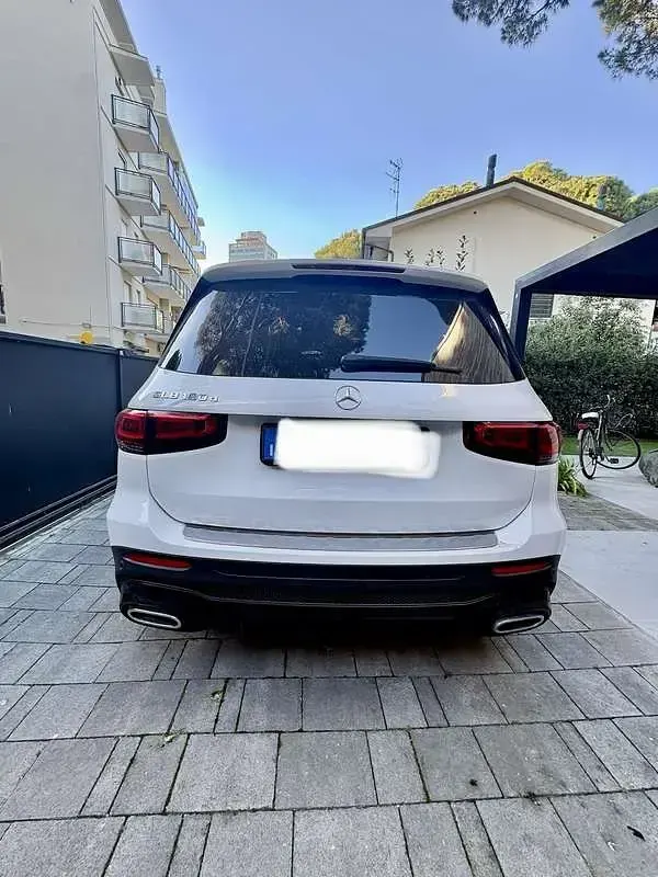 Usado Mercedes GLB180 Business 116 CV (85 kW) 2023 Blanco SUV