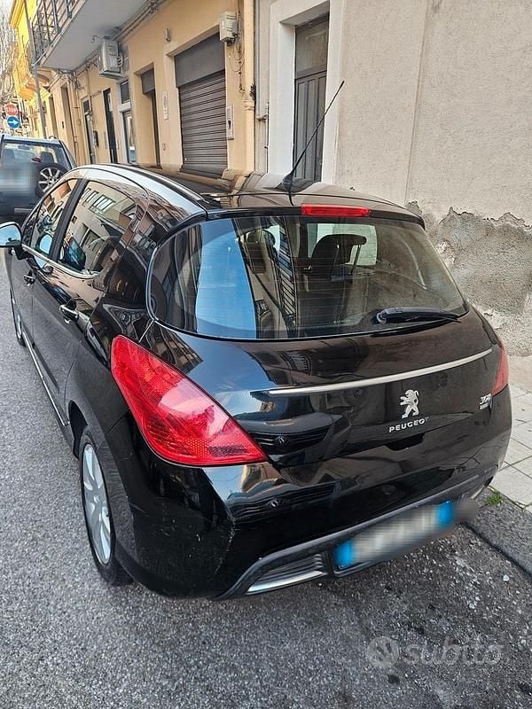 Usata Peugeot 308 112 CV (82 kW) 2011 Nero Berlina