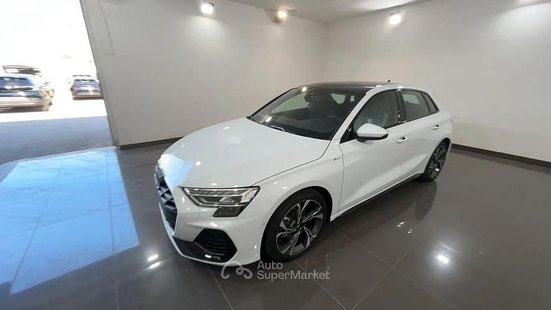 Nuova Audi A3 S-Line 150 CV (110 kW) 2026 Bianco Berlina