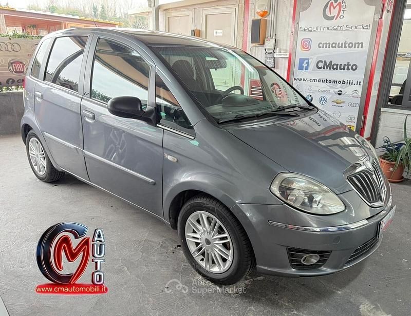 Usata Lancia Musa 95 CV (69 kW) 2012 Grigio Monovolume