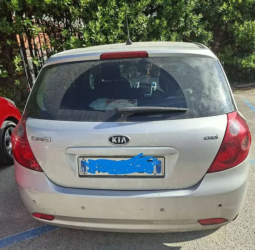 Usata Kia Ceed 116 CV (85 kW) 2007 Argento Utilitaria