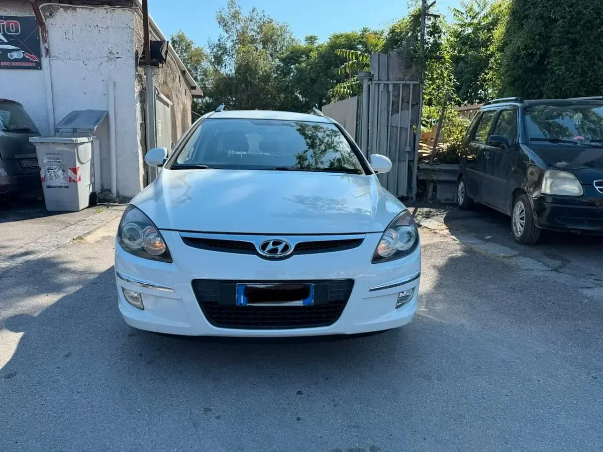 Usata Hyundai i30 108 CV (79 kW) 2010 Bianco Berlina