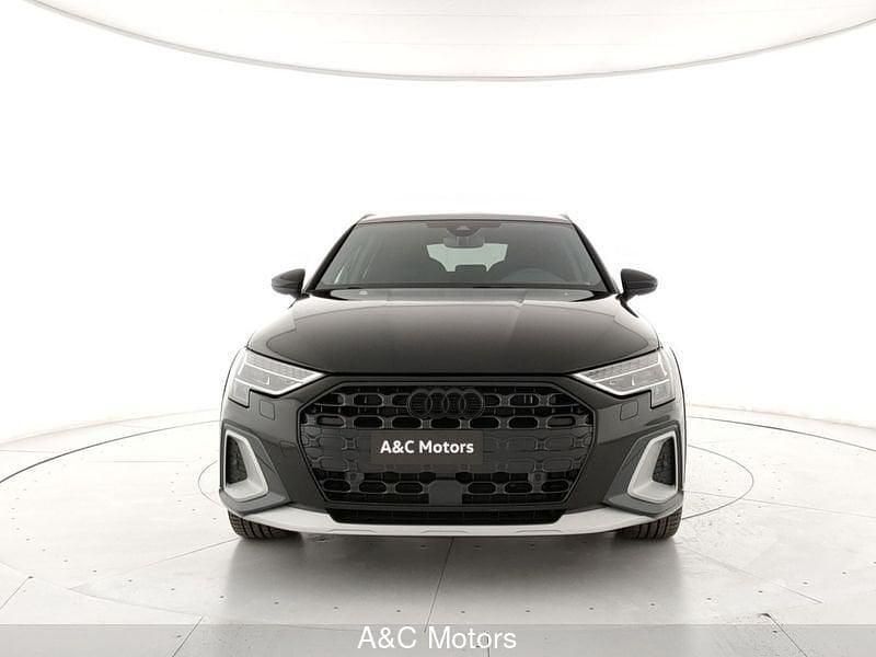 Käytetty Audi A3 e-tron Ambiente 150 HP (110 kW) 2025 Musta Viistoperä