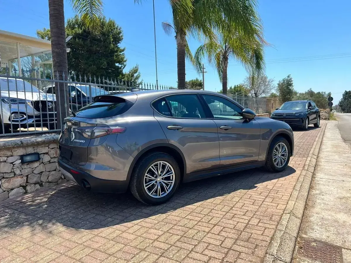 Usata Alfa Romeo Stelvio Super 209 CV (153 kW) 2023 Grigio SUV