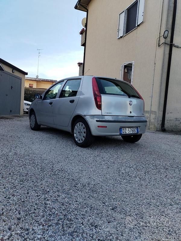 Usata Fiat Punto 2010 Grigio Utilitaria