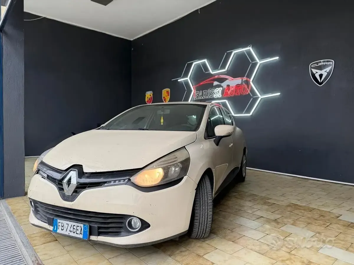 Usata Renault Clio IV 75 CV (55 kW) 2015 Beige Berlina