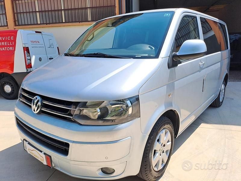 Grigio Usata 2012 VW Multivan Startline Furgone | 14.500 € (Ottimo prezzo) - Immagine 1/4