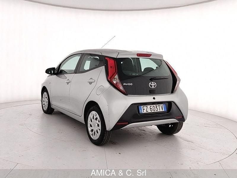 Usata Toyota Aygo Trend 72 CV (52 kW) 2019 Grigio Utilitaria