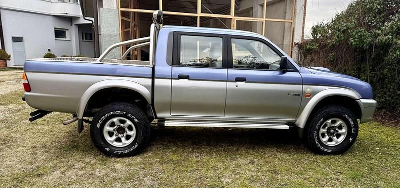 Usata Mitsubishi L200 99 CV (72 kW) 2019 Blu/azzurro Pick-up