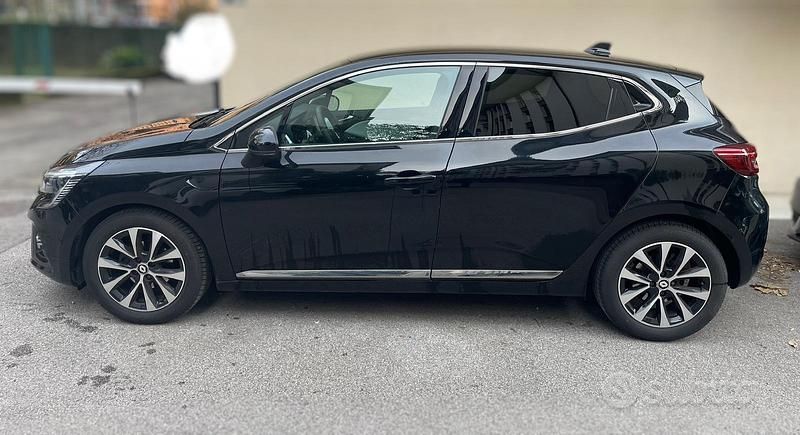 Usata Renault Clio V Techno 100 CV (73 kW) 2023 Nero Berlina