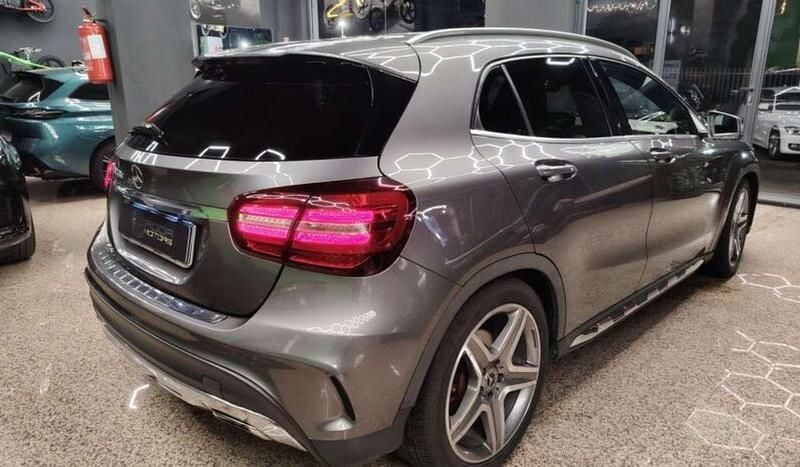 Usata Mercedes GLA200 Premium 136 CV (100 kW) 2017 Grigio SUV