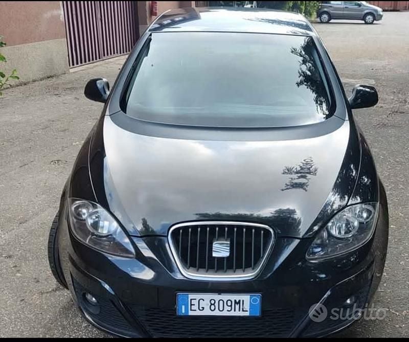 Nero Usata 2011 Seat Altea Monovolume | 2800 € - Immagine 1/4