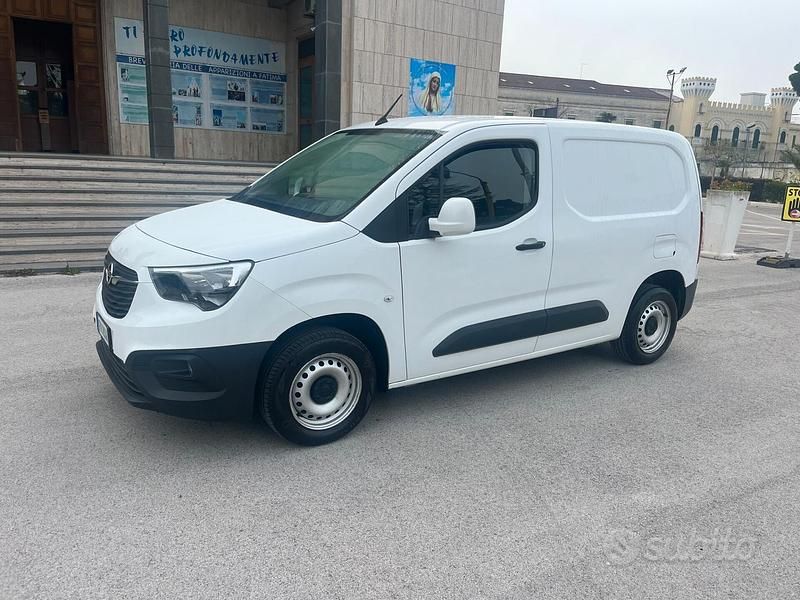 Usata Opel Combo S 101 CV (74 kW) 2019 Bianco Monovolume