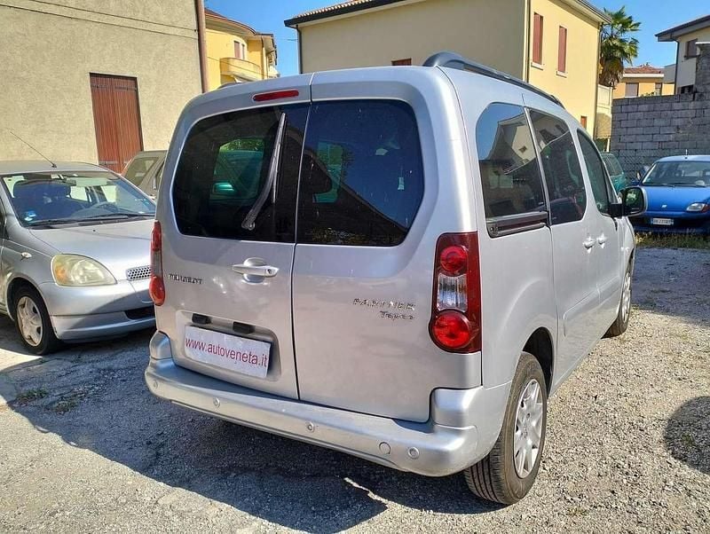 Usata Peugeot TePee Active 99 CV (72 kW) 2018 Argento Station wagon