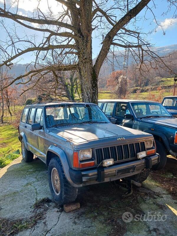 Usato 1991 Jeep Cherokee 4.0 Benzin (3.500 €)