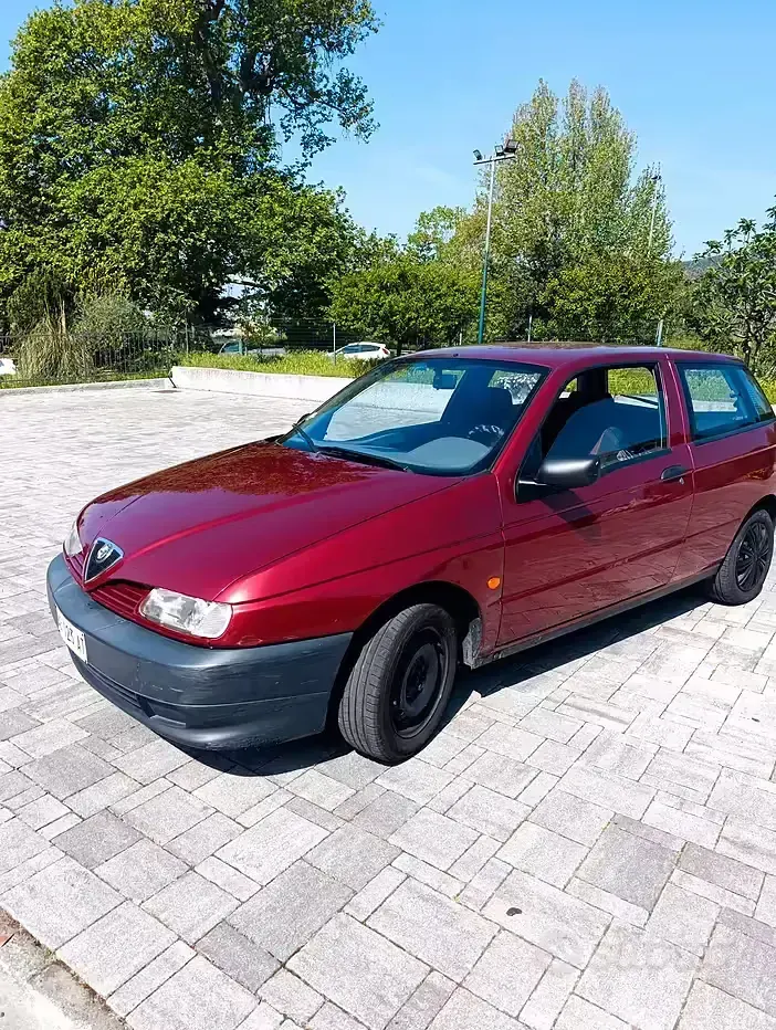 Usata Alfa Romeo 145 90 CV (66 kW) 1995 Utilitaria